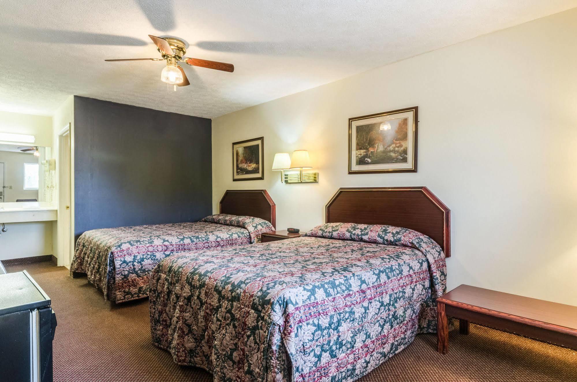 Deerfield Inn Parsons Екстер'єр фото