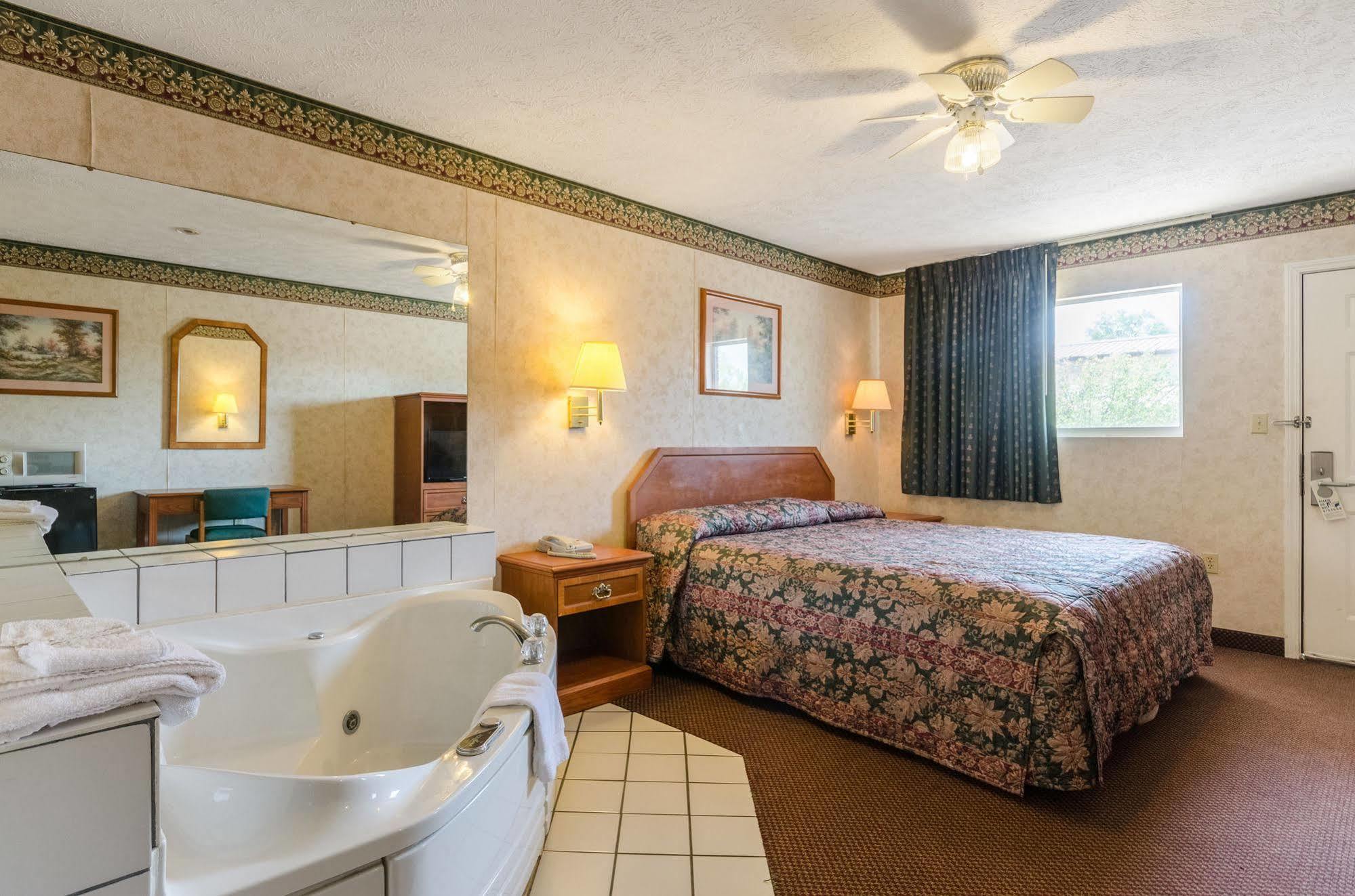 Deerfield Inn Parsons Екстер'єр фото
