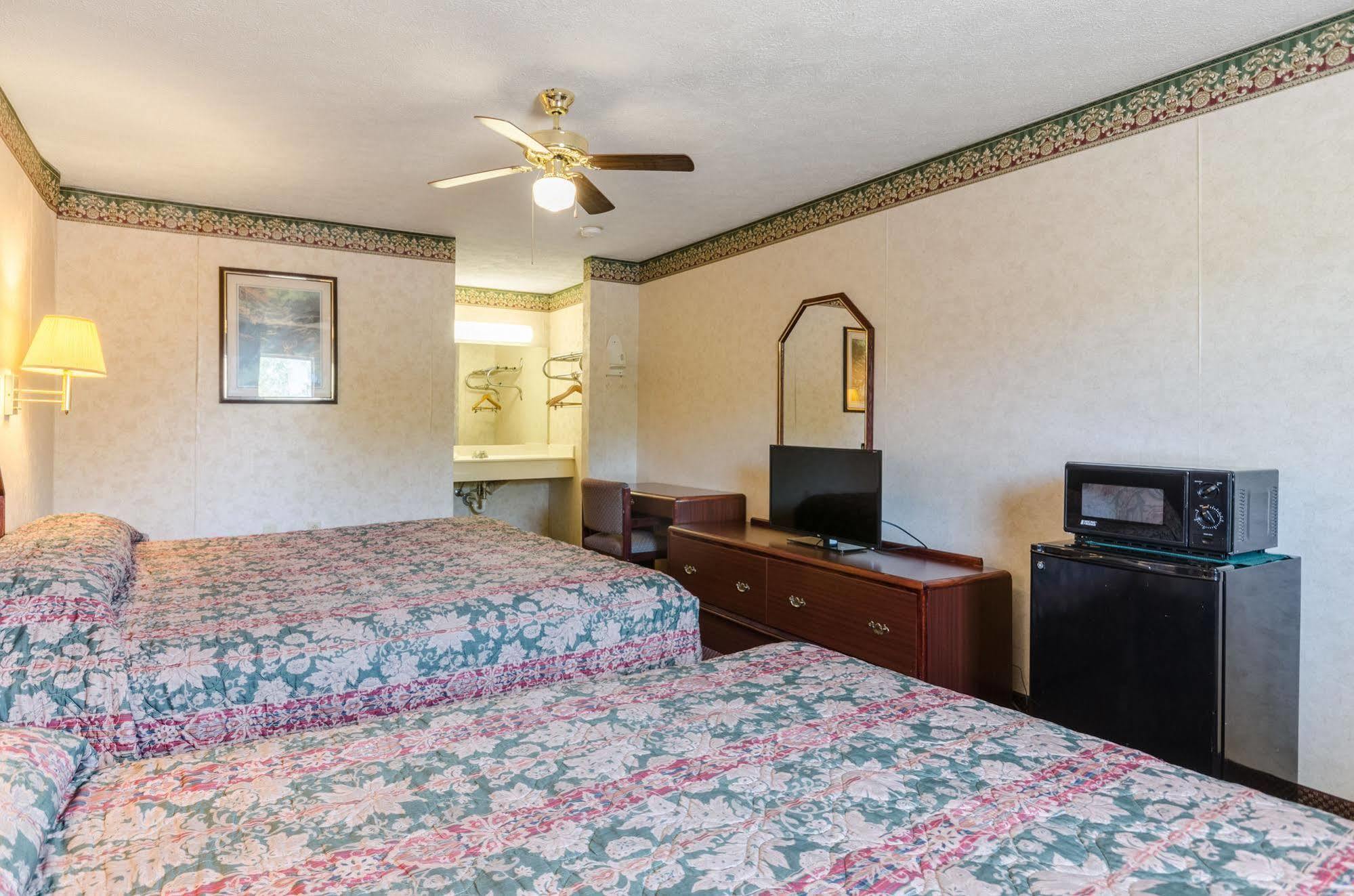 Deerfield Inn Parsons Екстер'єр фото