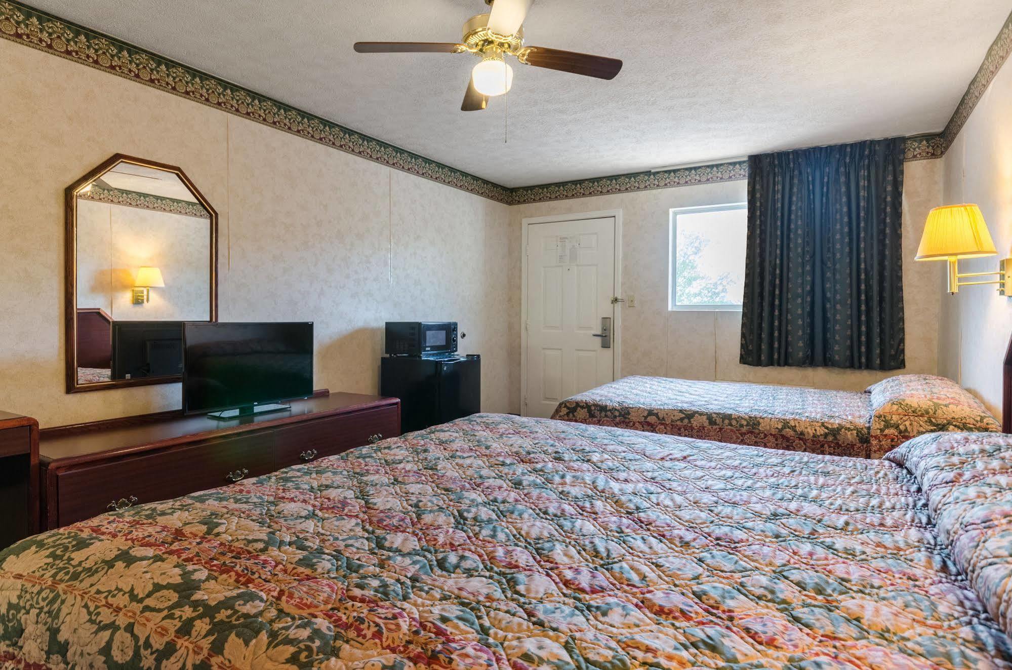 Deerfield Inn Parsons Екстер'єр фото